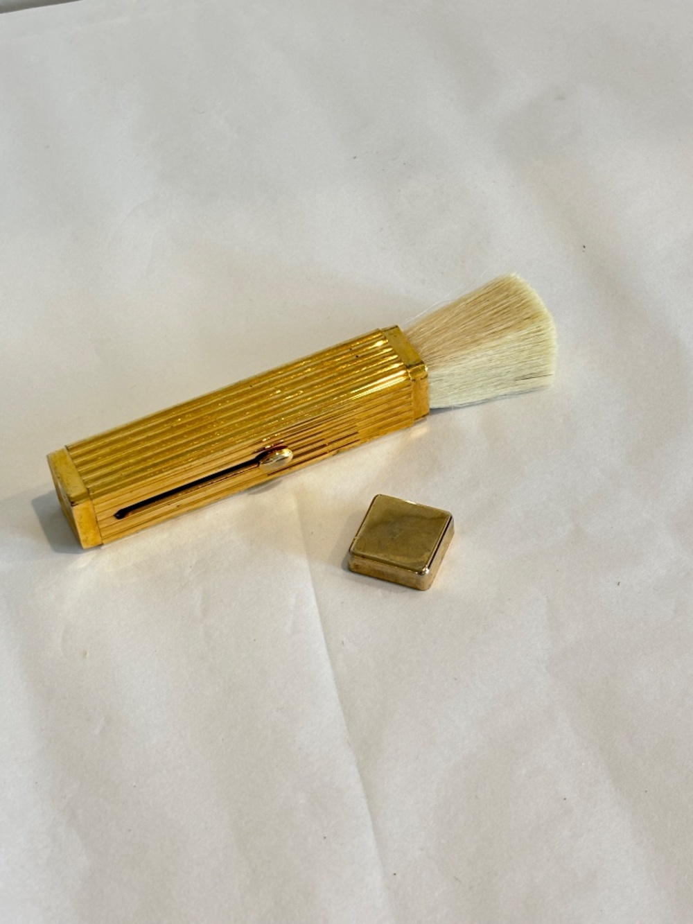 Vintage make up brush gold toned retractable cosmetic or face brush ribbed case